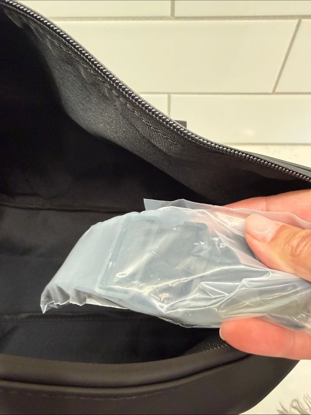 NEW RAINS Black Weekend Duffle Bag - Sleek Travel Tote
